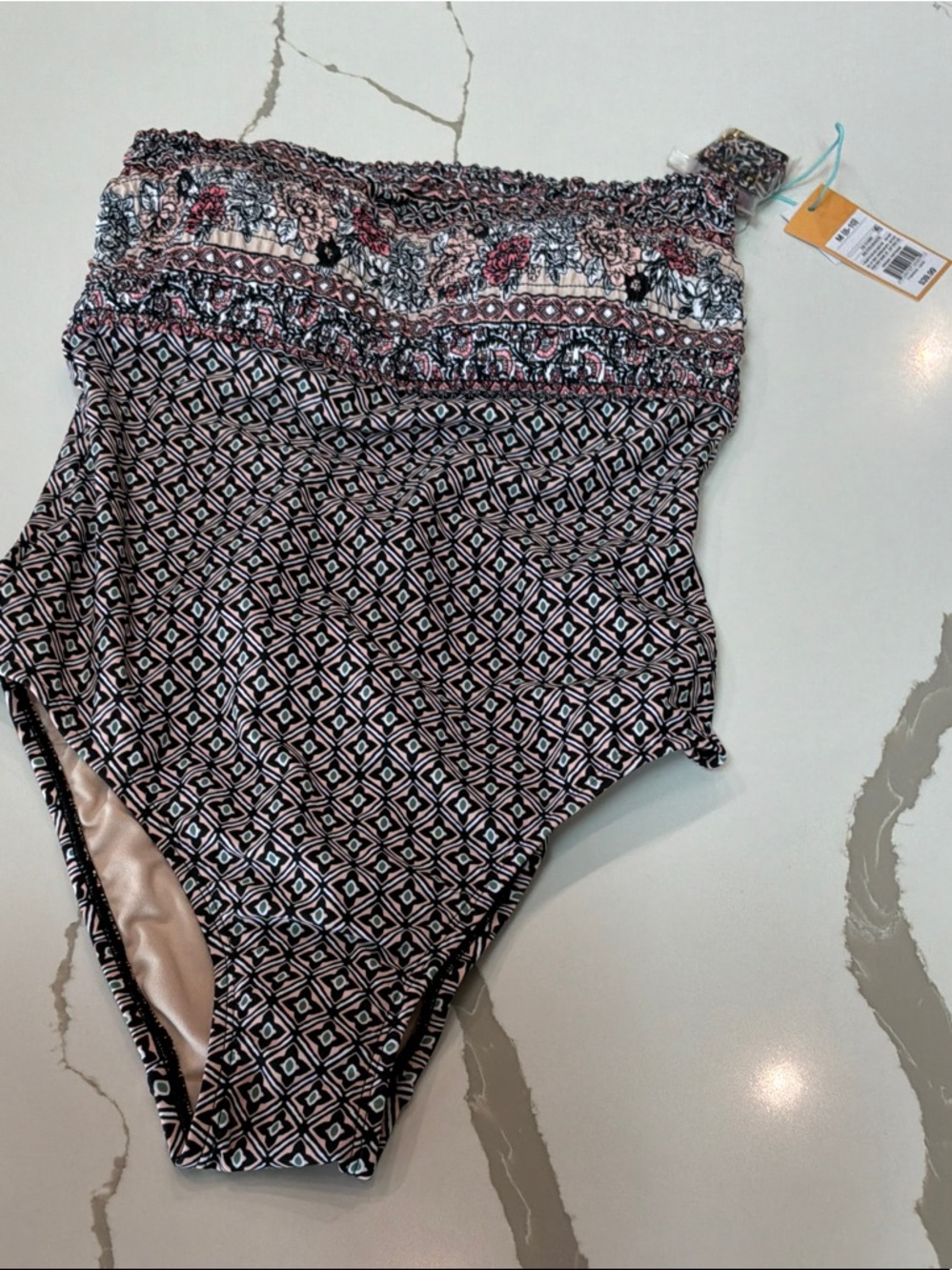 NWT Women’s Medium Black Pink Geometric OnePiece Swimsuit Removable Brastrap